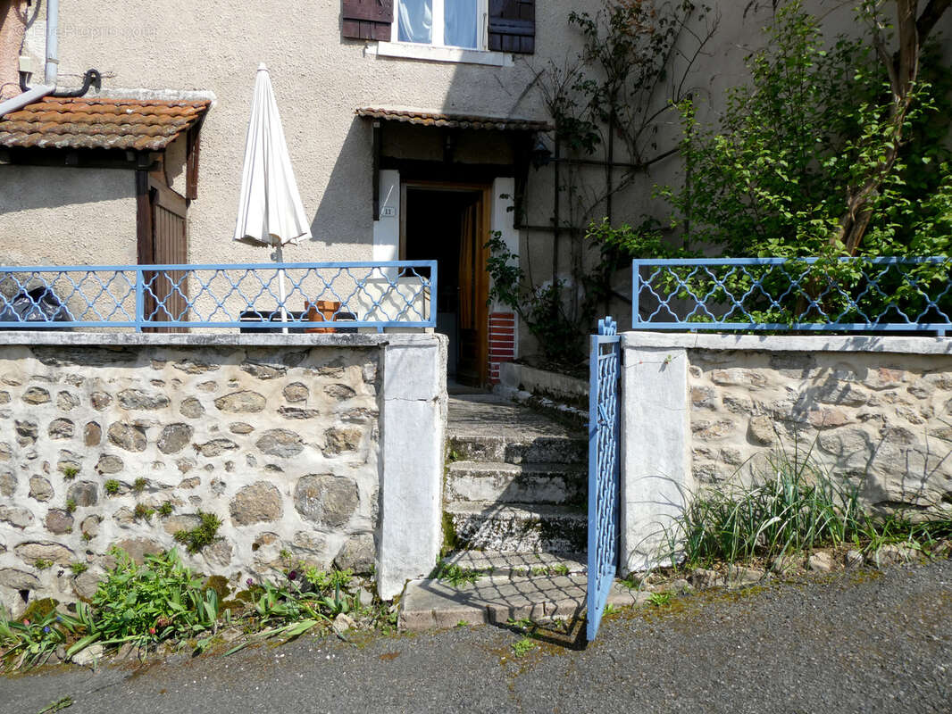 Maison à MONTROMANT
