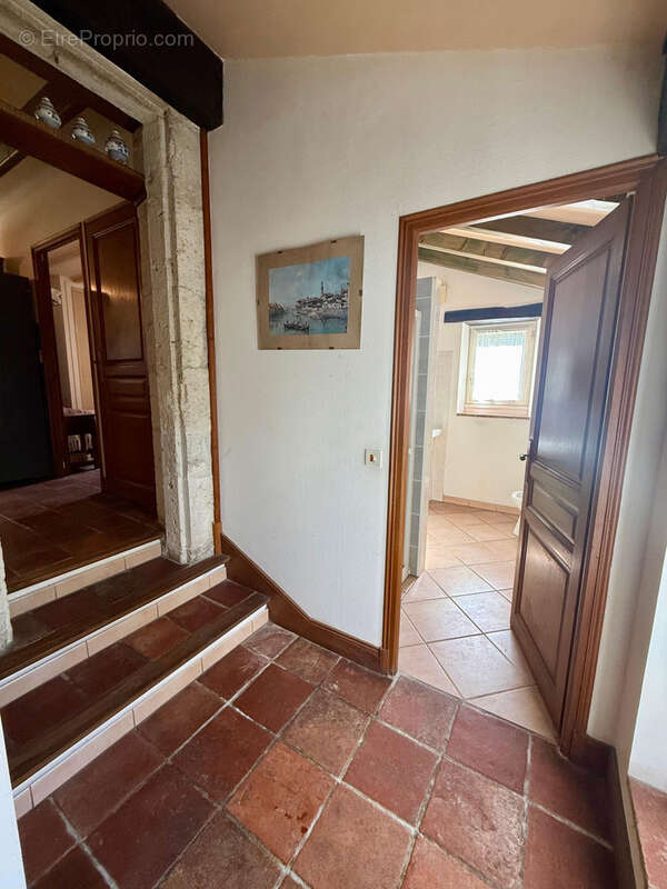 Maison à SAINT-MARTIN-DE-BEAUVILLE