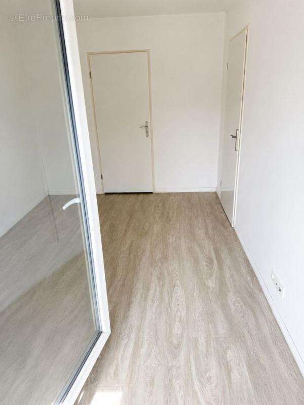 Appartement à FLEURY-MEROGIS