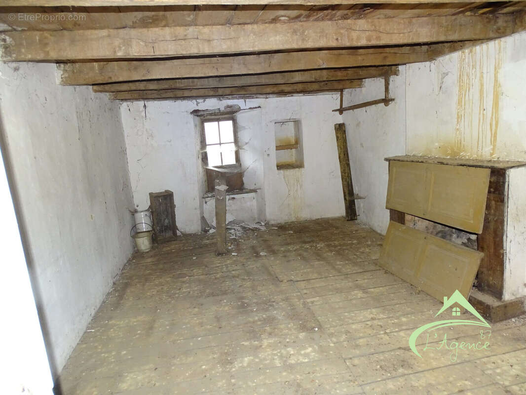 Appartement à SAINT-LAURENT-SUR-GORRE