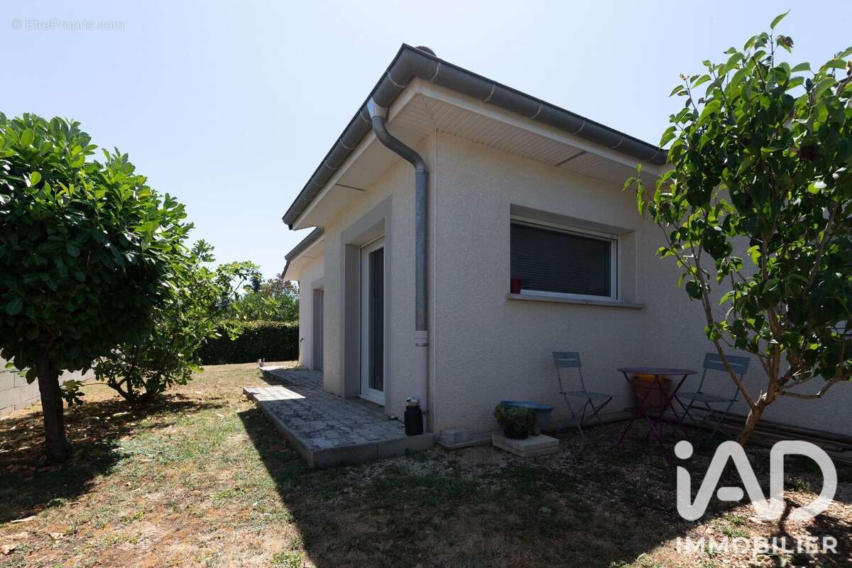 Maison 113 m² à Blyes  - photo 3