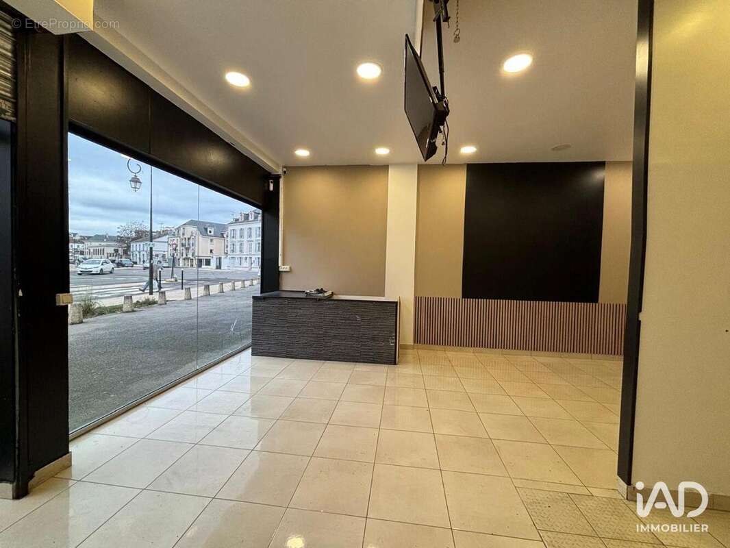 Photo 3 - Commerce à RAMBOUILLET