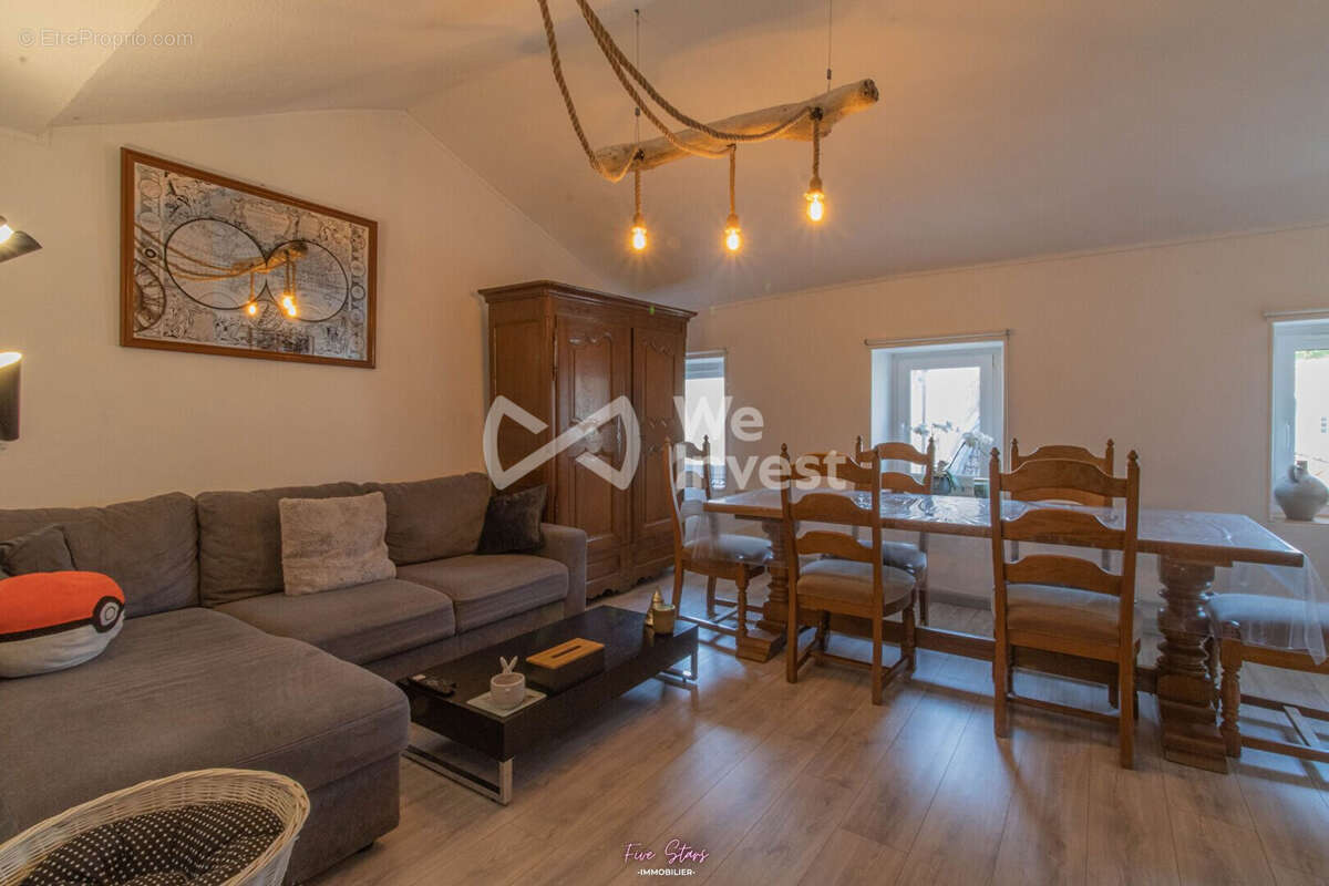 Appartement 72 m² à Vezelise  - photo 2