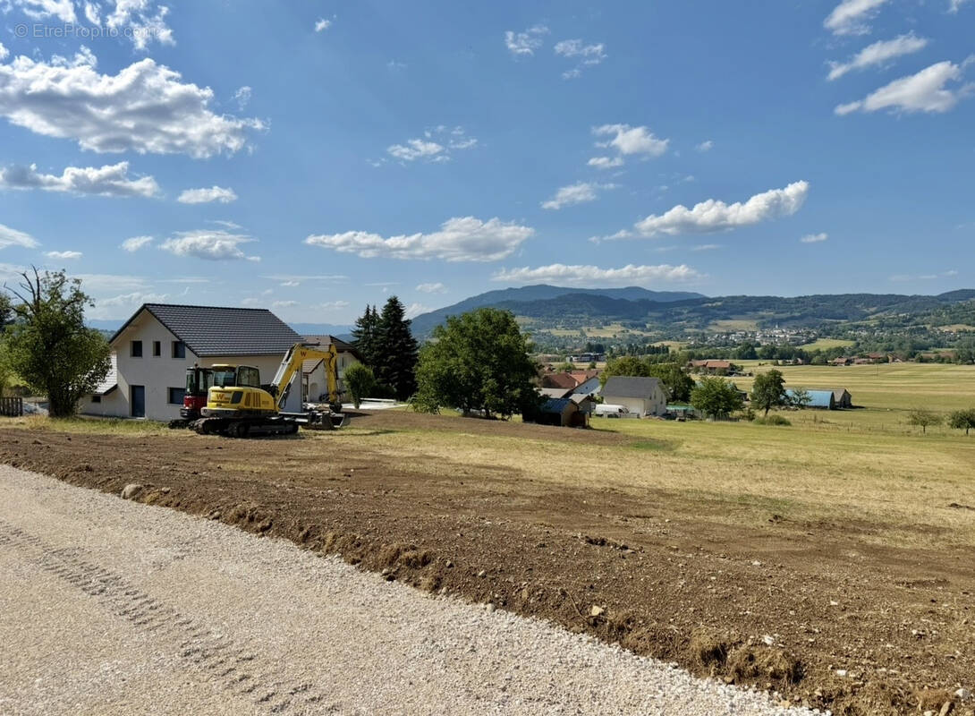 Terrain à VIUZ-EN-SALLAZ