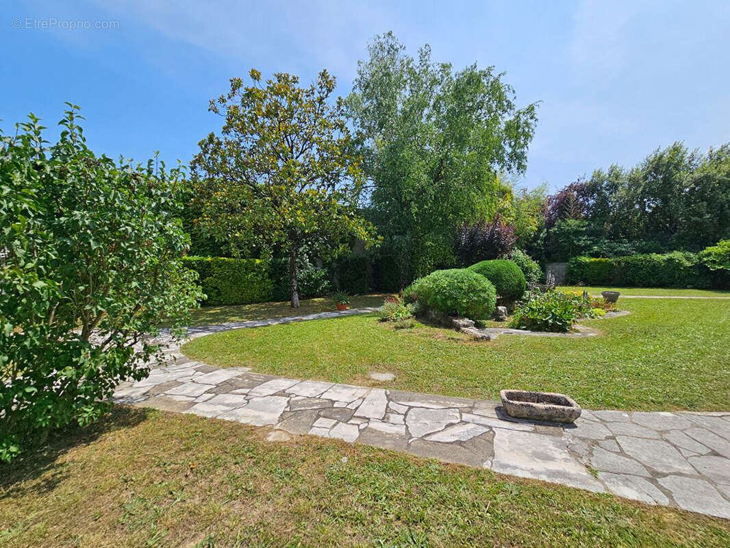 Maison à LA COURONNE