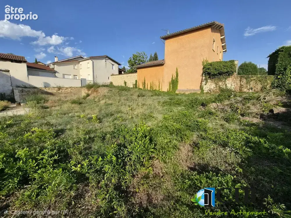 TERRAIN A BATIR au coeur du village d'AGNIN - photo 2