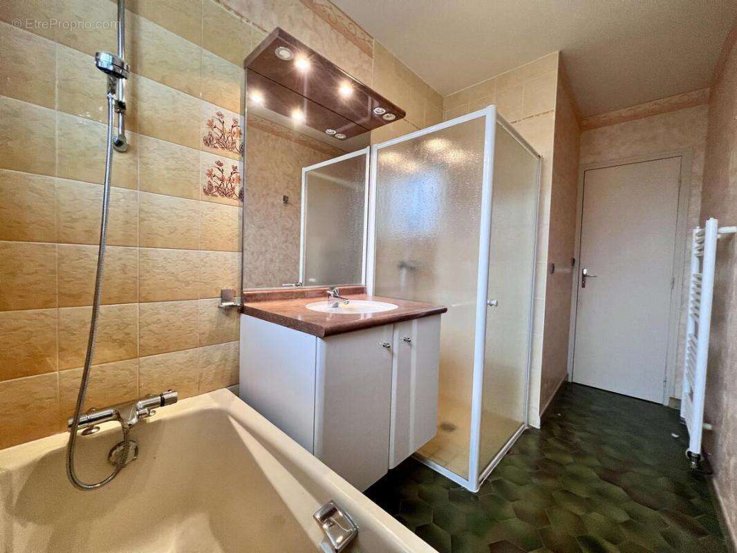 Maison à SAINT-JEAN-DE-BRAYE