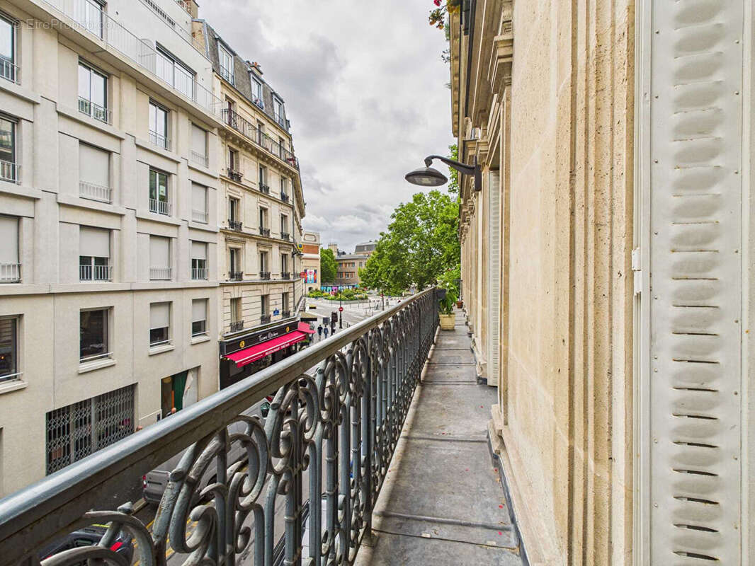 Appartement à PARIS-10E