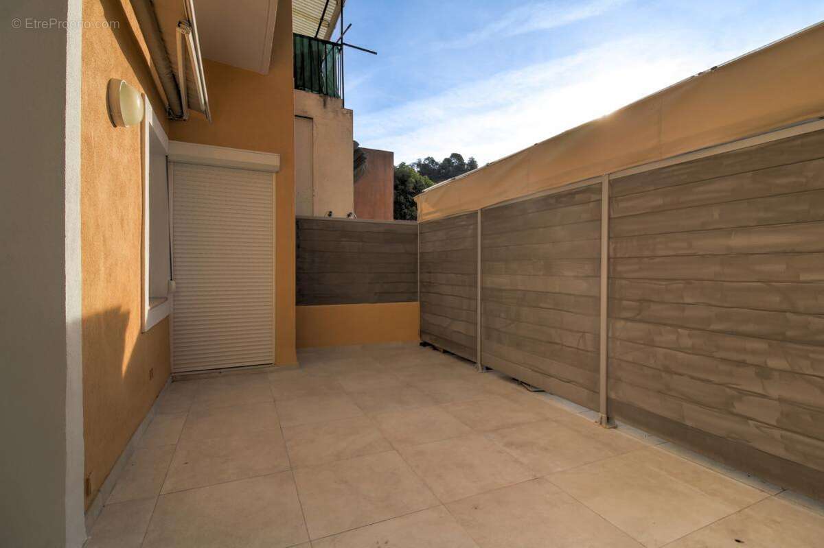 Appartement à SAINT-MARTIN-DU-VAR