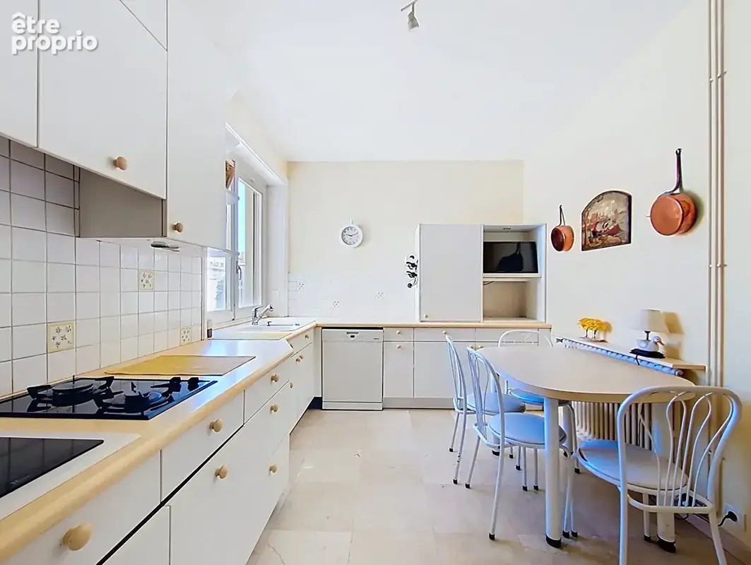 LYON 6 ème Rare à la vente - Superbe T7 - 191 m² résidence prisée - 4 chambres (possible 5 / 6 chambres) - photo 7