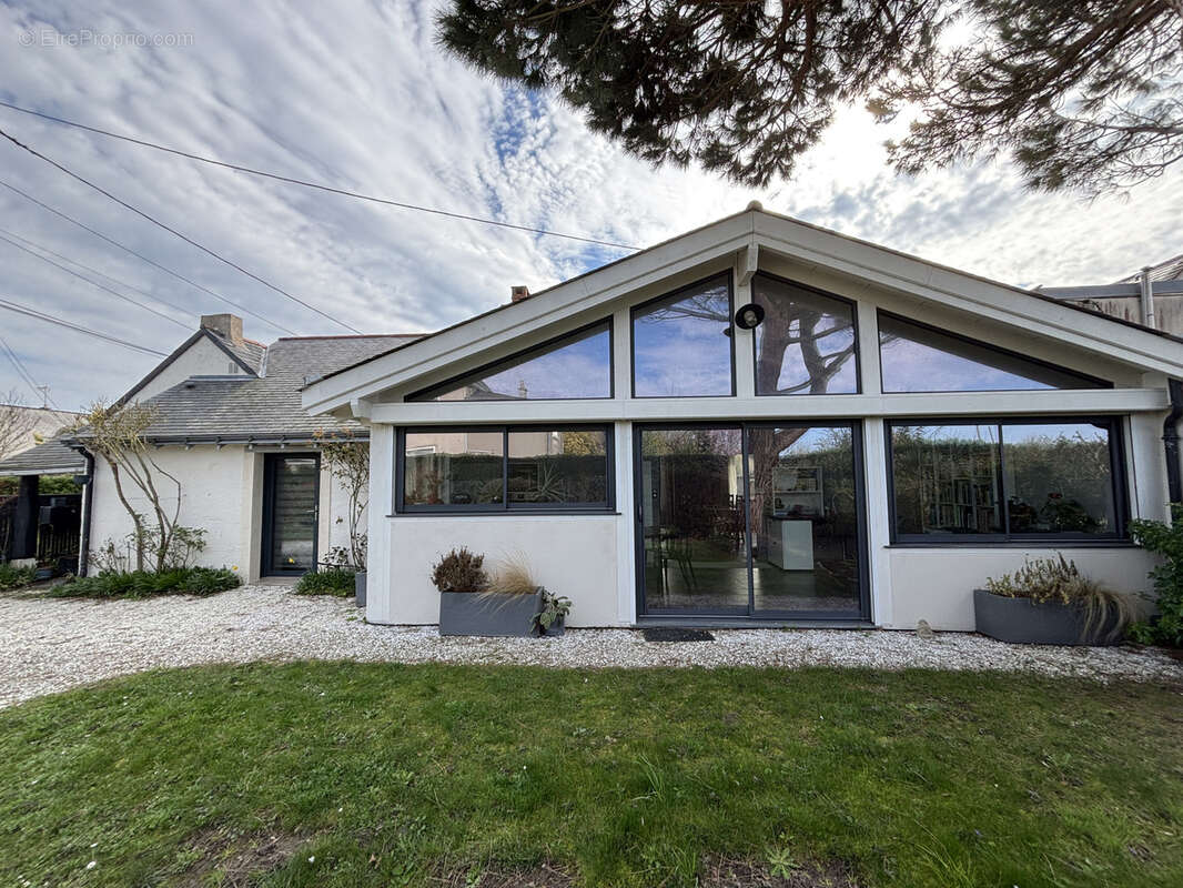 Maison à SAINT-CLEMENT-DES-LEVEES