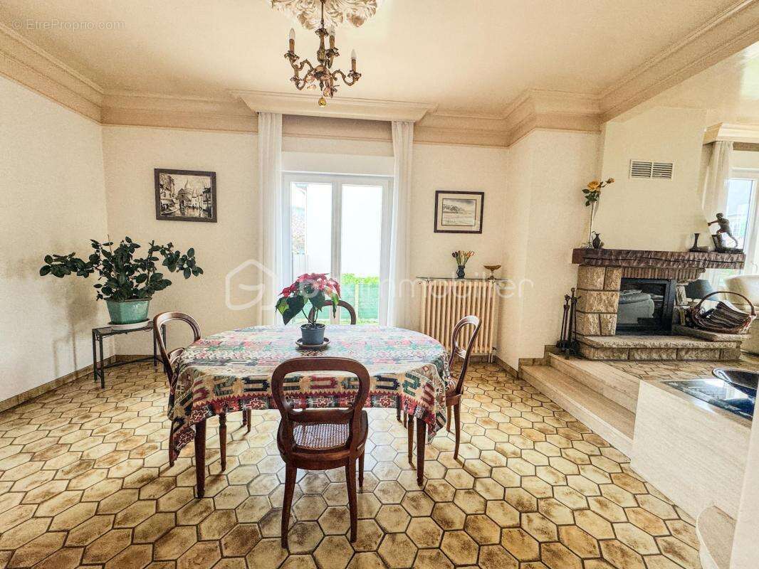 Maison à NOYAL-SUR-VILAINE