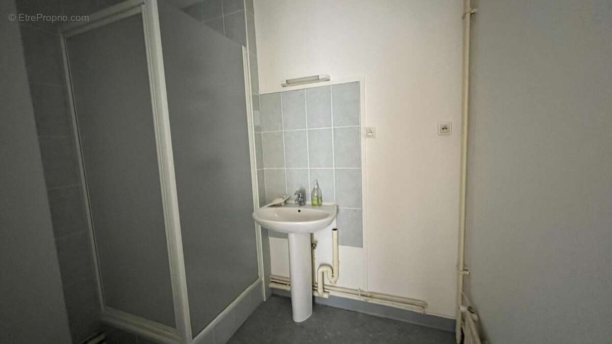Les Ponts de Cé - T3 avec balcon 73 m² LA GUILLEBOTTE - photo 7