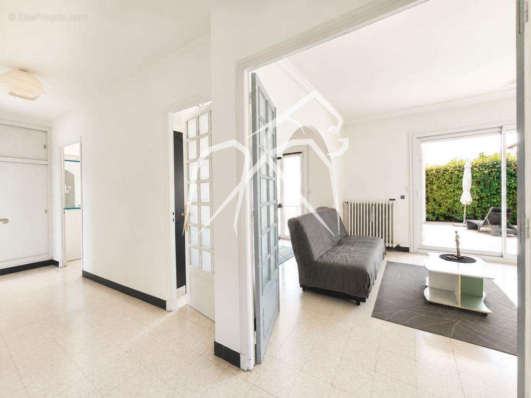 Villa 170m²  piscine  6 chambres  appartement independant sur 500m² de terrain - photo 9