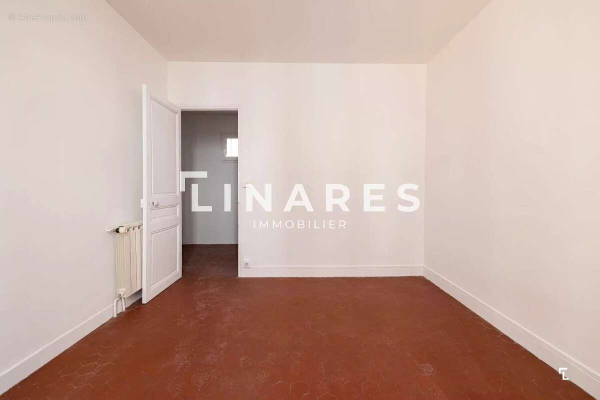 Appartement à MARSEILLE-1E