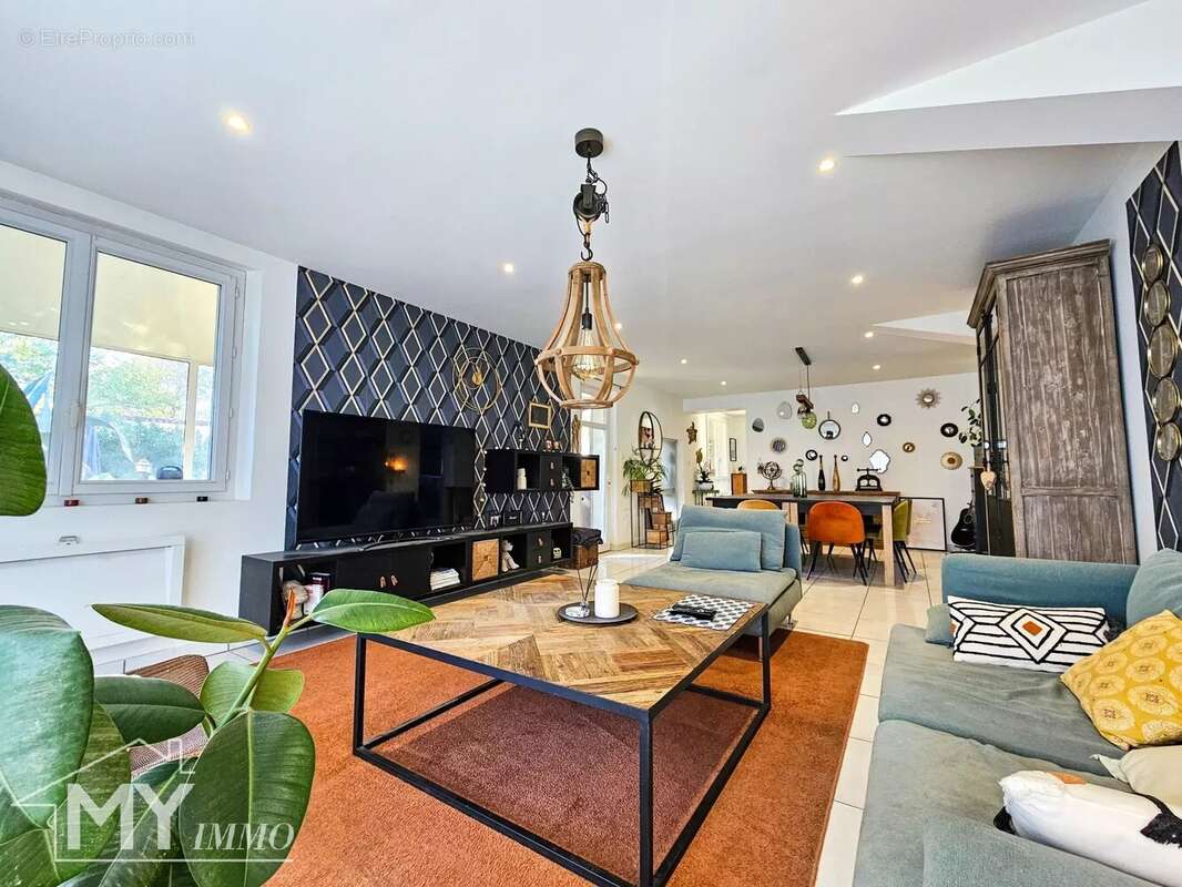 Maison à SAINT-AVIT-SAINT-NAZAIRE