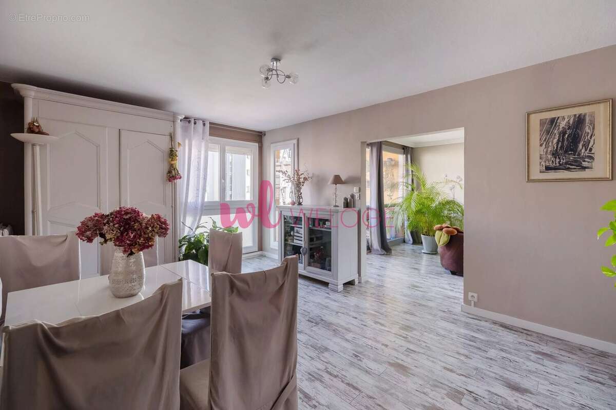 Appartement à DECINES-CHARPIEU