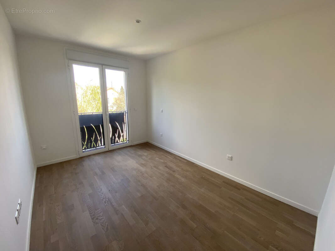 Appartement à PARAY-VIEILLE-POSTE