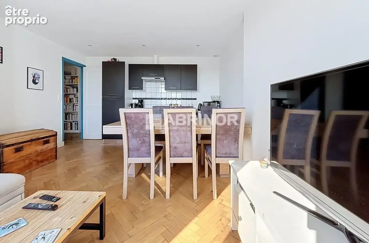 Appartement Haussmannien 2 chambres vendu loué au Croisé-Laroche - photo 3
