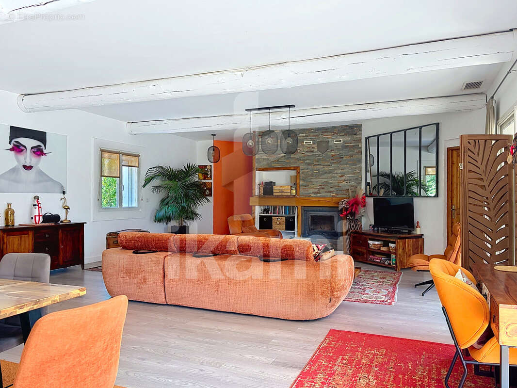 Villa plain-pied 162 m2 - 6 pieces - piscine - double garage - dependance - photo 9