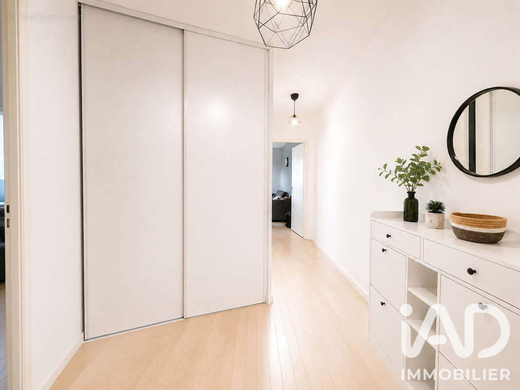 Appartement 60 m² à Acheres  - photo 6