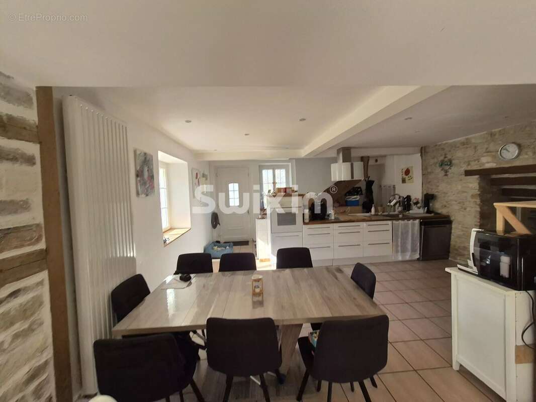 Maison à ETREPIGNEY