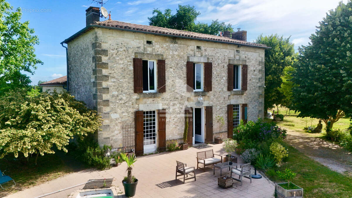Maison à FOUGUEYROLLES