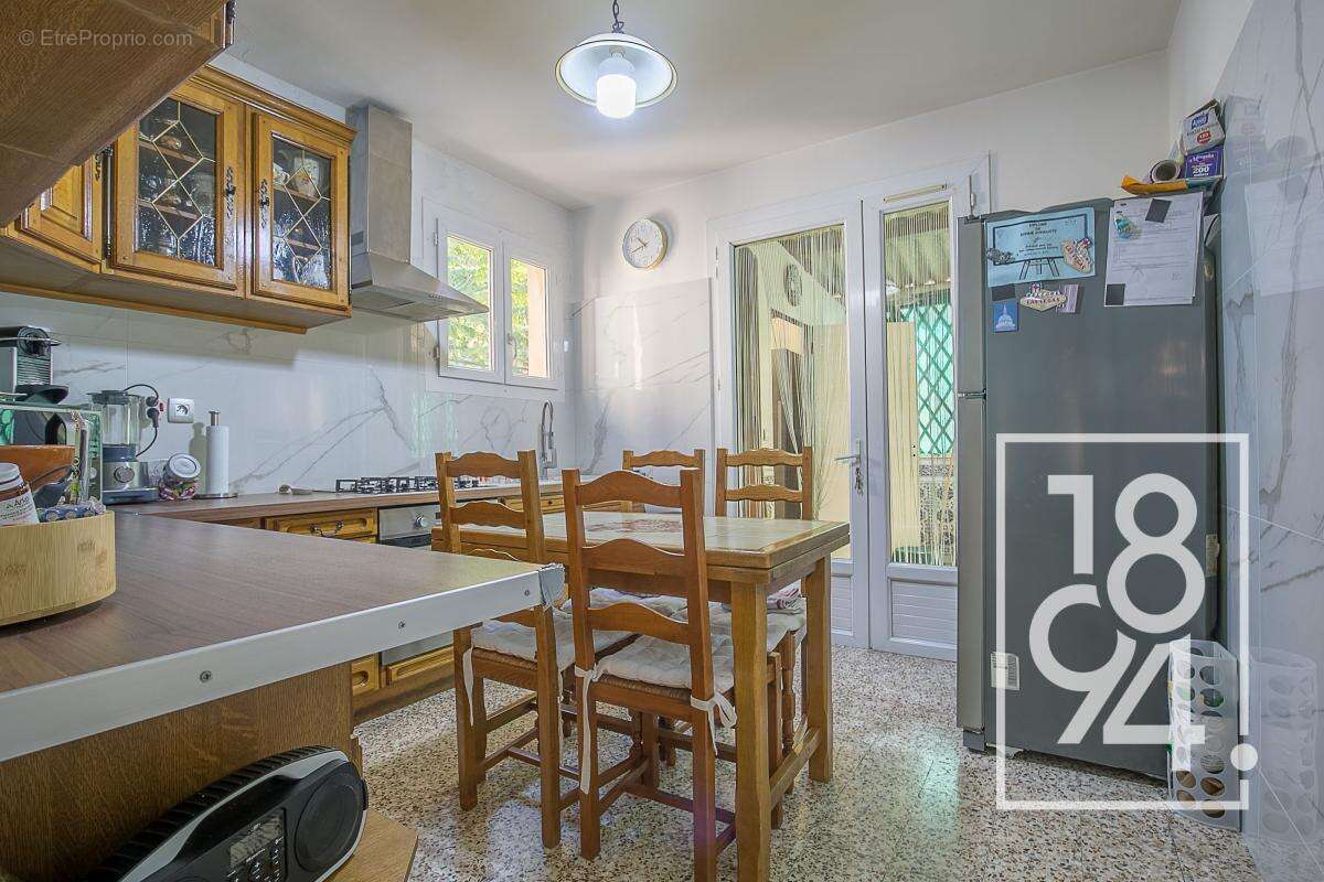 Appartement à MARSEILLE-3E