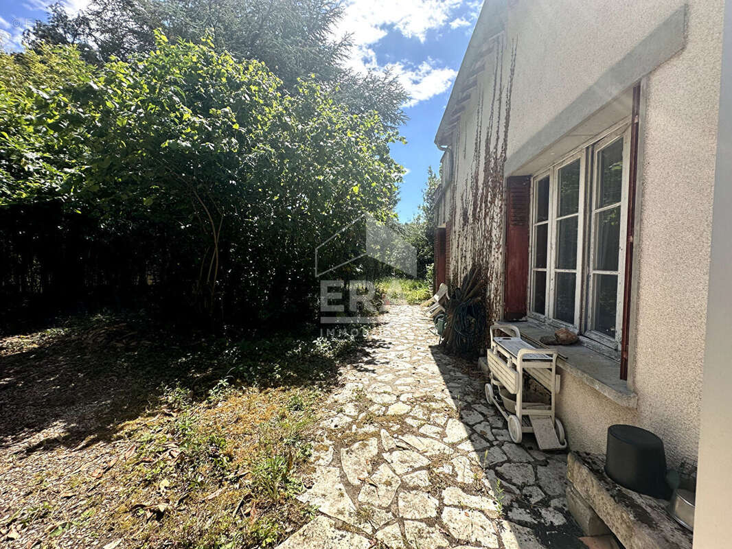 Maison à laval-en-brie - photo 16