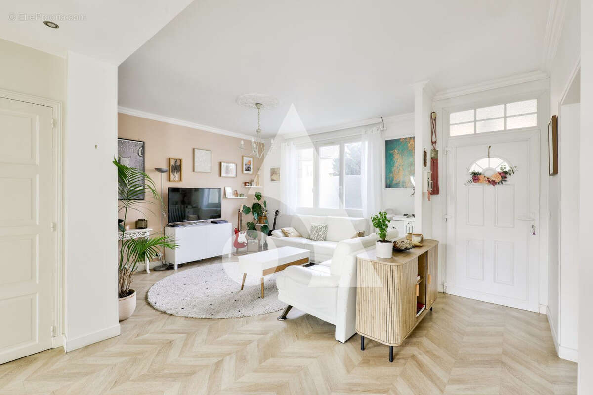 Maison à LA COURNEUVE