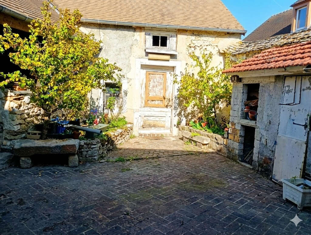 Maison à HOUDAN