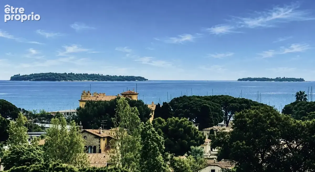 EXCEPTIONNEL : PENTHOUSE 110 m² avec 175 m² m² de terrasses - Vue mer - Double garage - photo 2