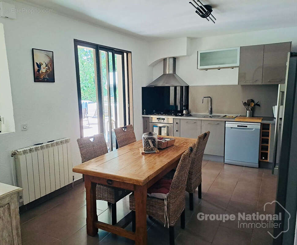 Ensemble immobilier de 377m2 sur plus de 5800m2  prés de Uzés - photo 6