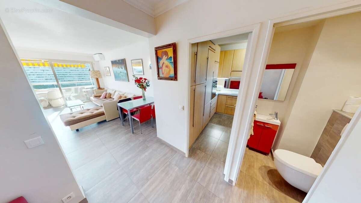 Appartement à VILLENEUVE-LOUBET