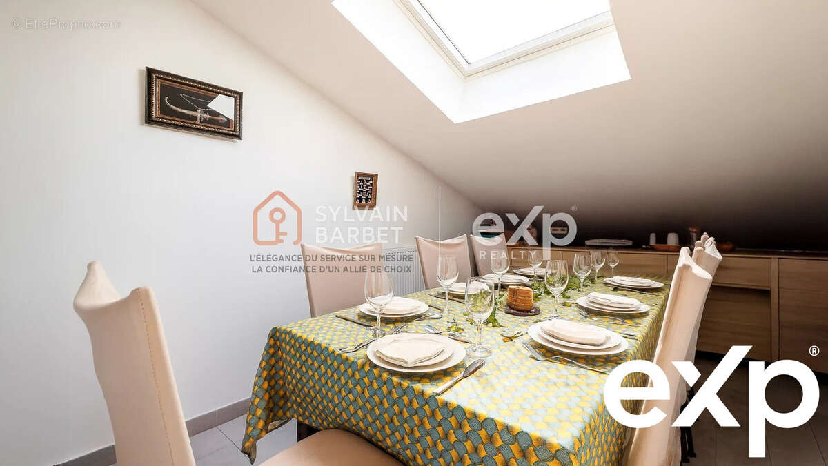 Appartement à SOLLIES-PONT