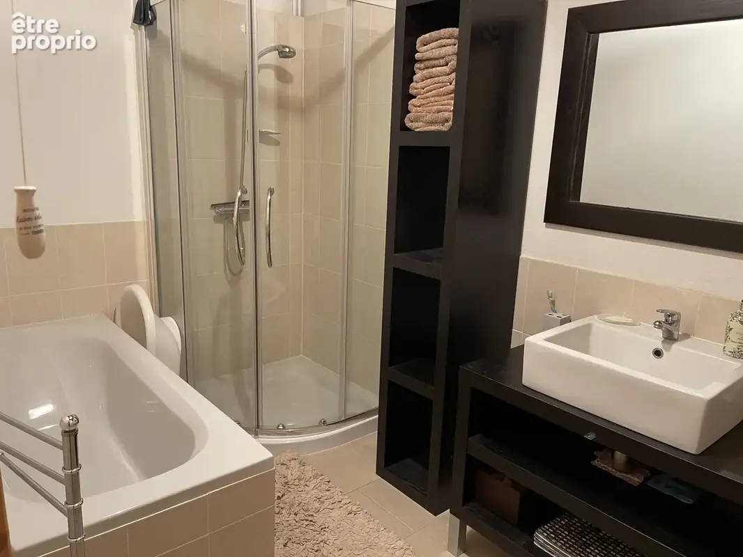 Maison de village - 2 appartements 100 m2 chacun - 100 m2 exploitables en RDC - photo 5