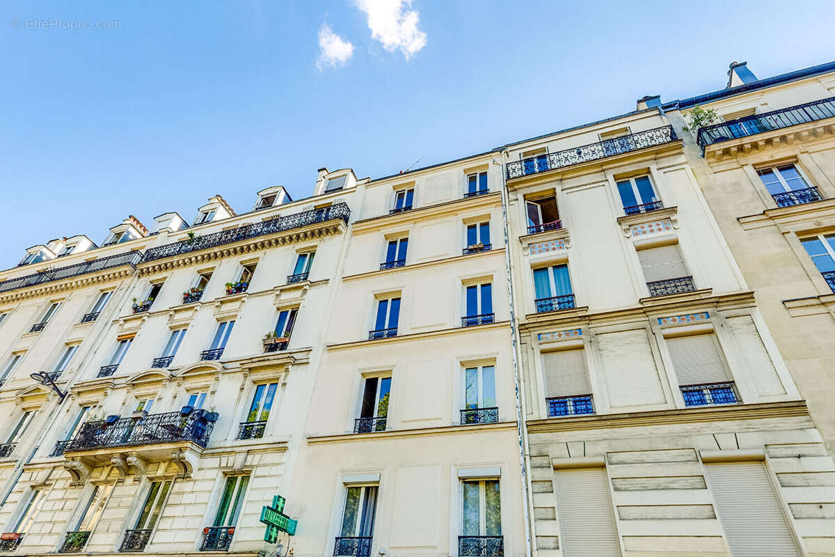 Appartement à PARIS-14E