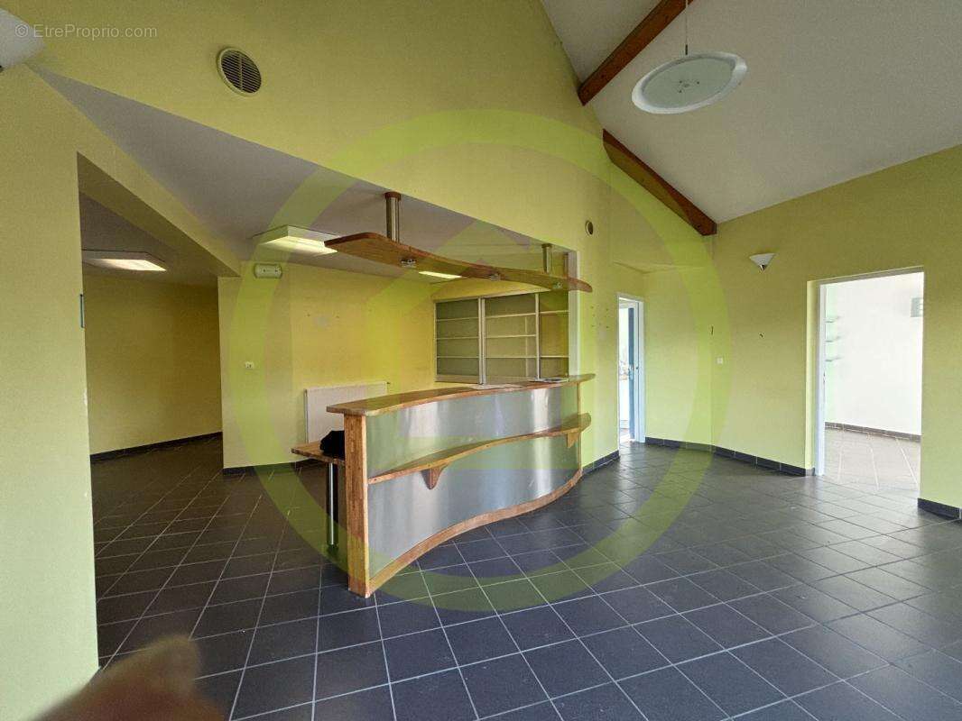 Immeuble commercial - photo 2