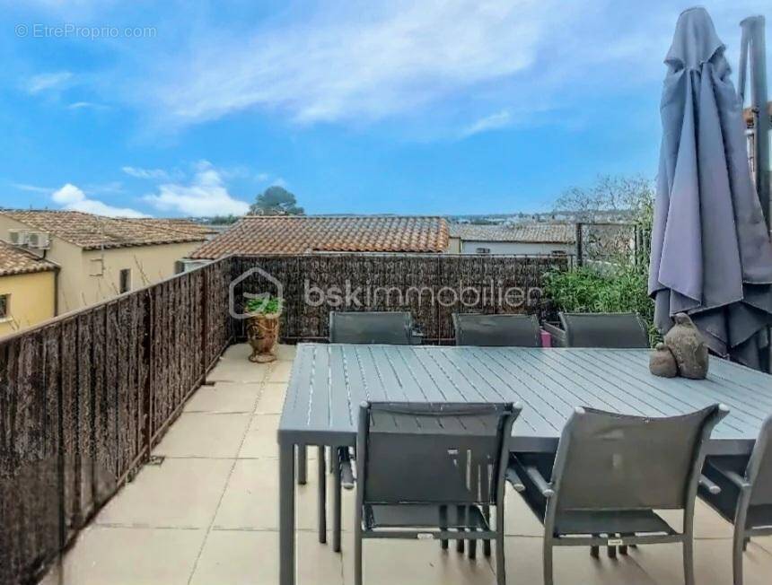 Appartement à POUSSAN