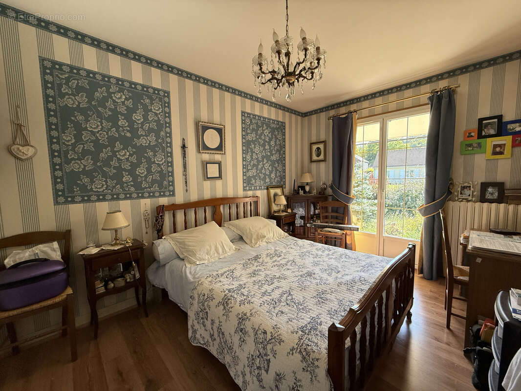 Maison à SAINT-SATUR