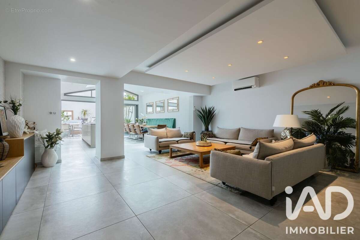 Maison 209 m² à La Rochelle  - photo 9