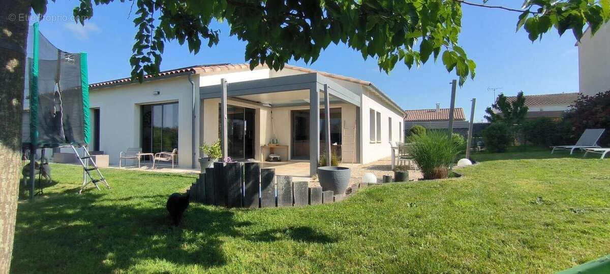 Maison à SAINT-GELAIS