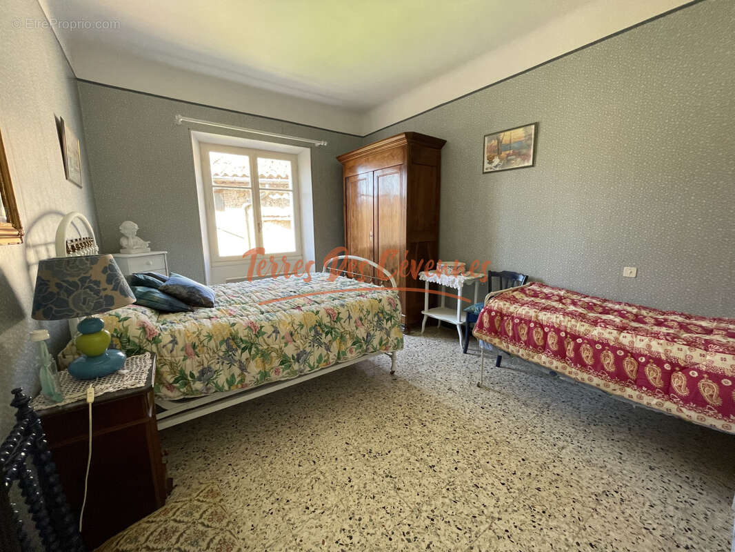 Maison de village avec cour. - photo 6