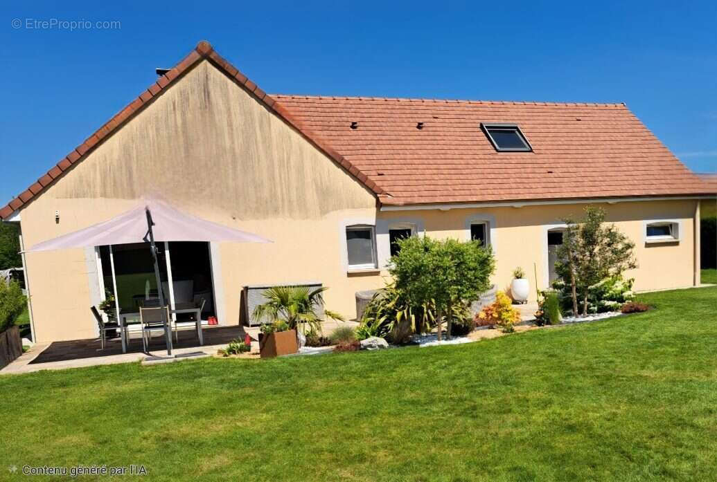 Maison à LE BOUILLON