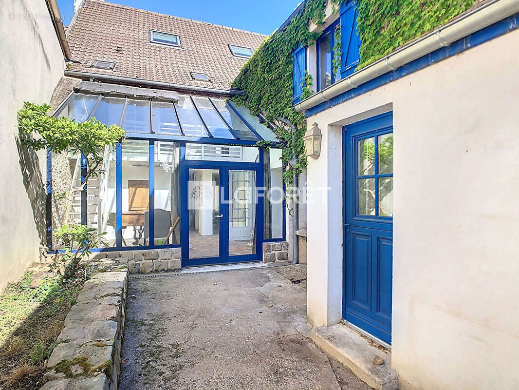 Maison à LINAS