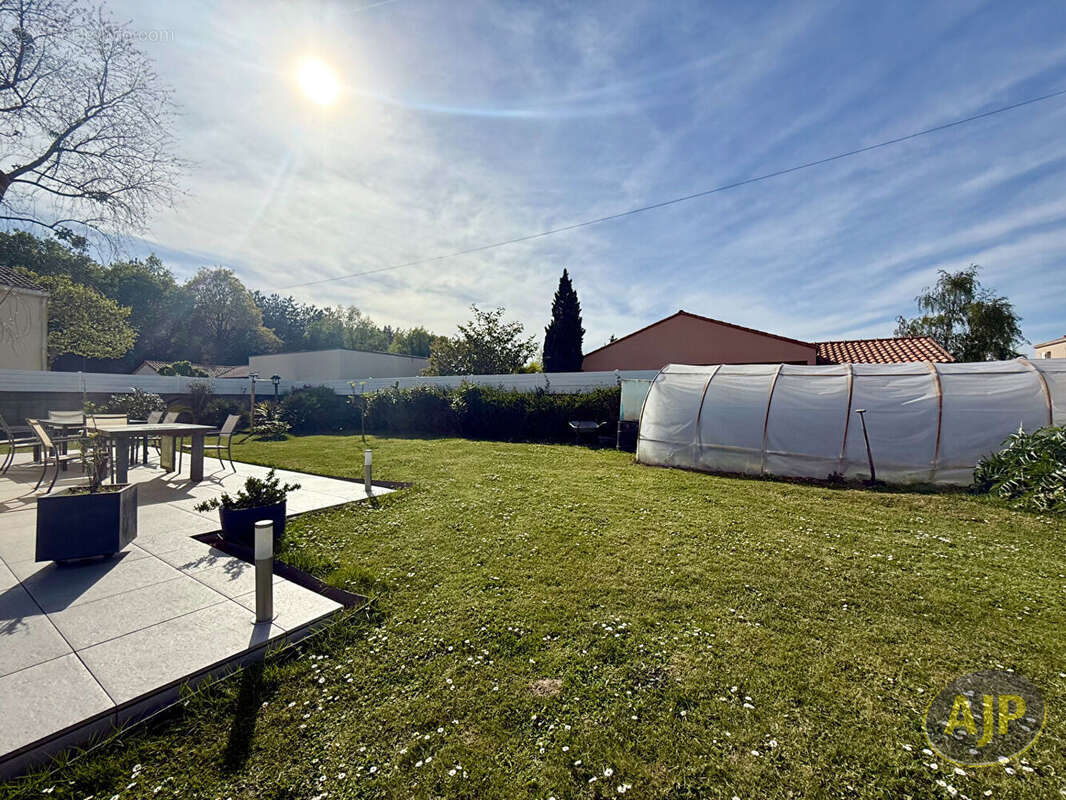 Maison à SAINT-LEGER-LES-VIGNES
