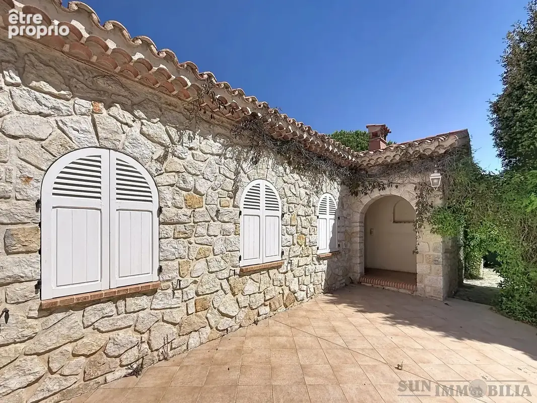 Maison 7 pièces 230 m² à vendre à La Gaude (06610) - photo 2