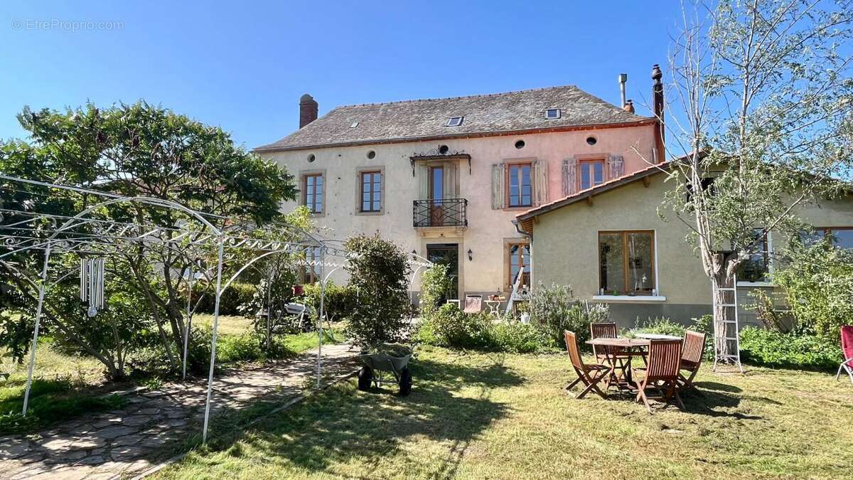 Ancien corps de ferme rénové, 240 m2 - photo 2