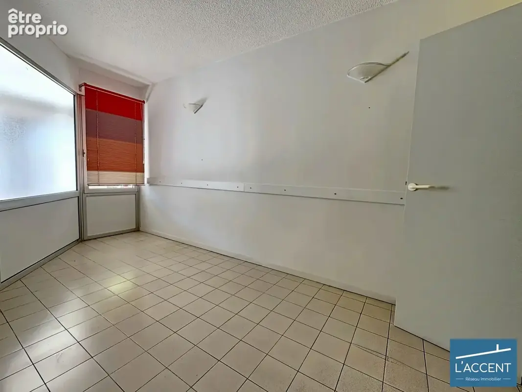 Commerce 105 m² à vendre à Vauvert (30600) - photo 6