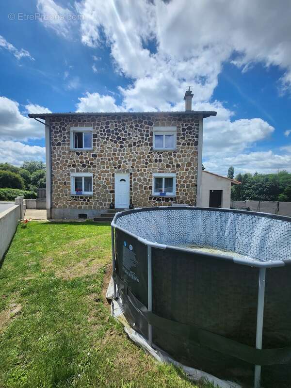 Maison à COMPREIGNAC